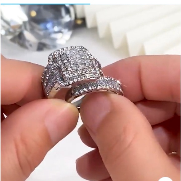 🌞💎💍2 PC CZ SILVER WEDDING RING SET ITS BEAUTIFUL-FASHION JEWELRY - Picture 14 of 15